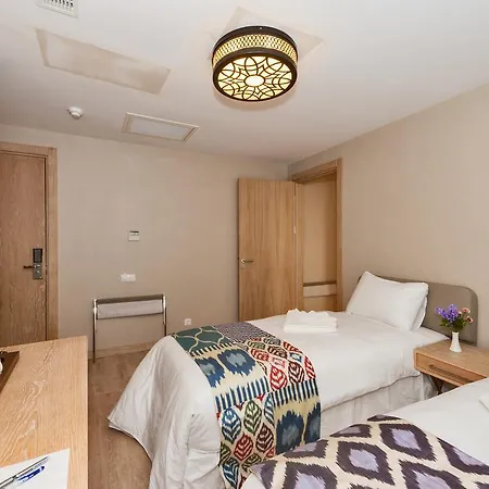 Hotell Aybar & 4*
