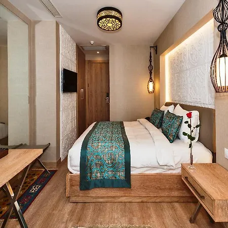 Aybar & Hotel Stambuł