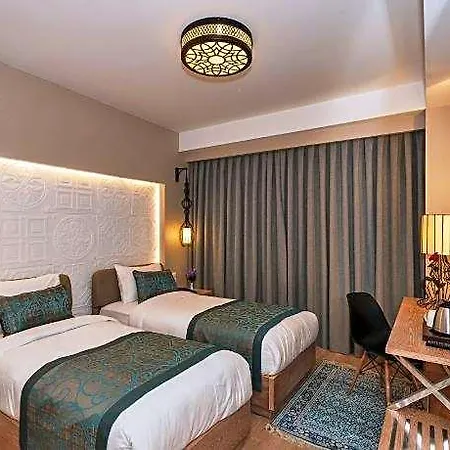 Aybar & Hotel 4*